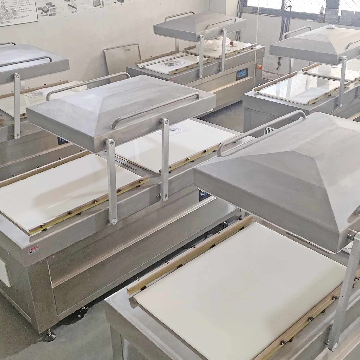 Тенденції харчової промисловості 2026 року: чому компанії переходять на вакуумні пакувальні машини промислового рівня?