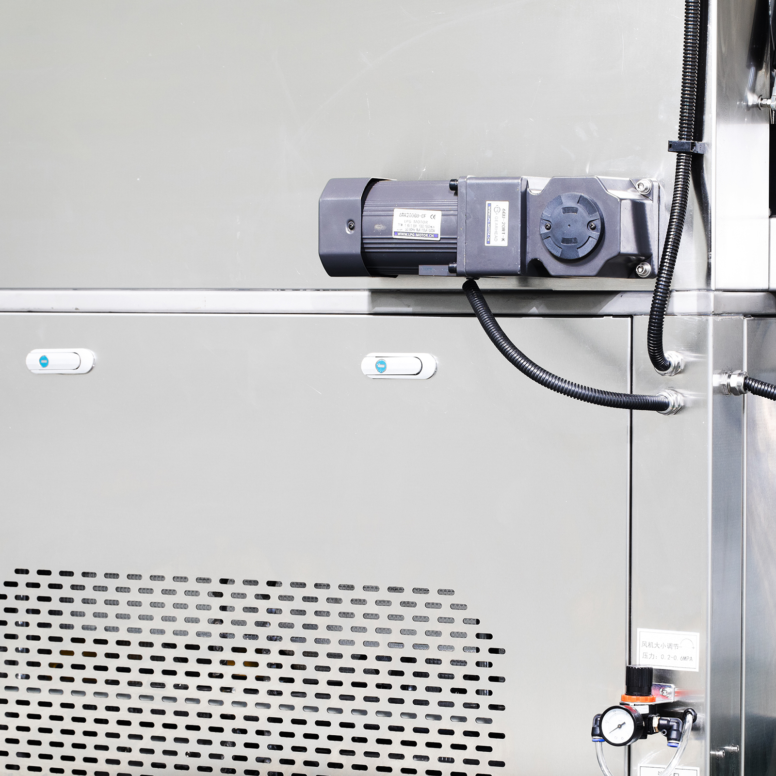 ST-8031 Schrumpftankmaschine zum Eintauchen in hei&szlig;es Wasser Automatische Schrumpfverpackungsmaschine Automatische Schrumpftauchmaschine